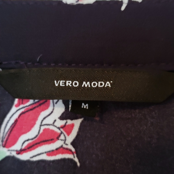 Vero Moda Floral Blouse (sz M, navy) - Picture 4 of 5